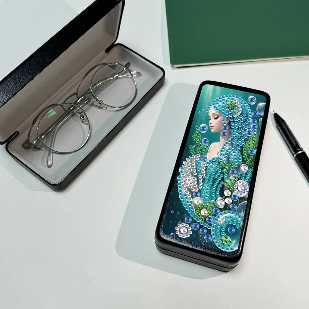 Holy Mother Diamond Painting Eyeglasses Case with Rhinestones