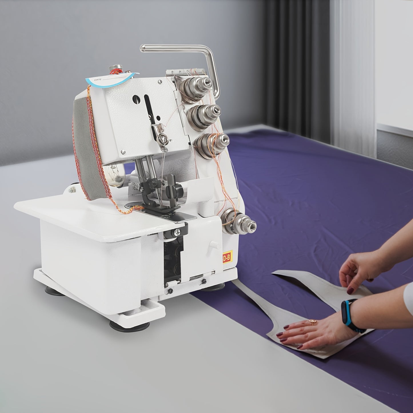 White 100W Electric Sewing Machine With Foot Controller