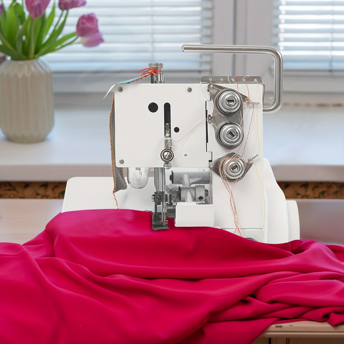 White 100W Electric Sewing Machine With Foot Controller