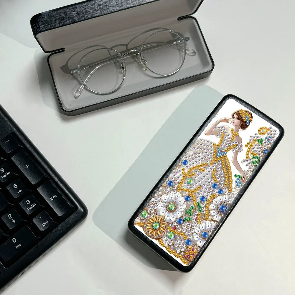 Holy Mother Diamond Painting Eyeglasses Case with Rhinestones